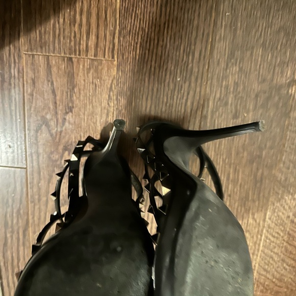 Valentino Garavani Rockstud t-strap - Picture 16 of 16